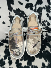 Load image into Gallery viewer, WOMENS Sitka Camo Hey Dudes