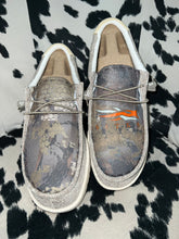 Load image into Gallery viewer, MENS Sitka Camo Hey Dudes