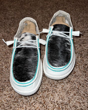 Load image into Gallery viewer, WOMENS Turquoise Beaded & Cowhide Hey Dudes
