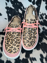 RTS WOMENS Size 8 Cheetah Leopard Leather Hey Dudes